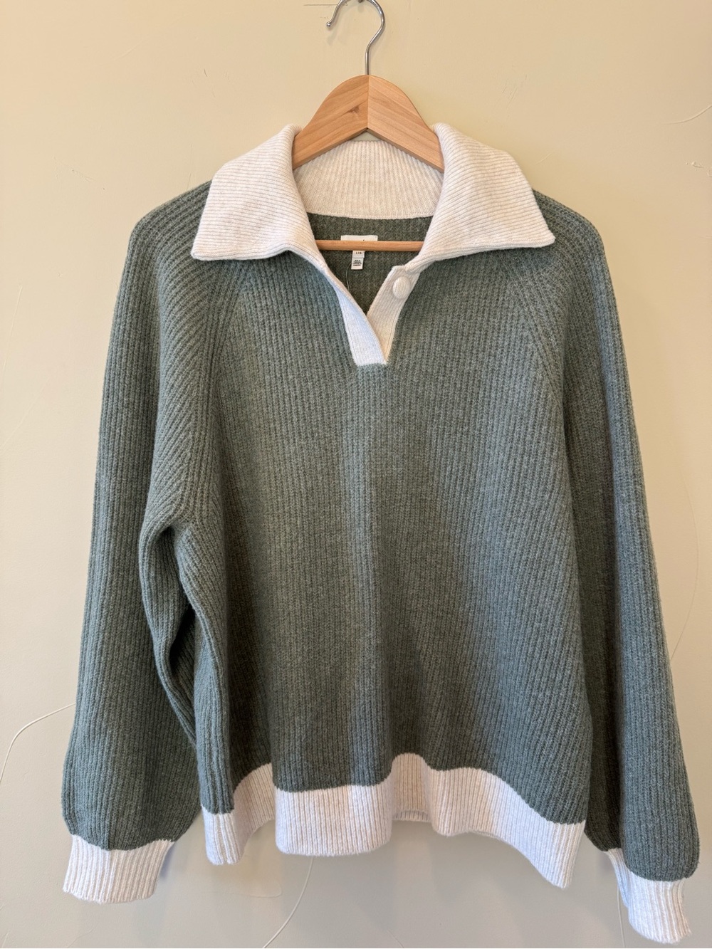 Aerie Women’s Polo Style Color Block V-Neck Pullover Sweater Sage Cream Size L